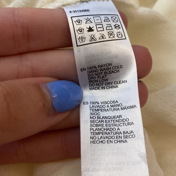 Forever 21 Women’s Cream Tank Top With Ruffle Detailing Size S - Picture 6 of 6